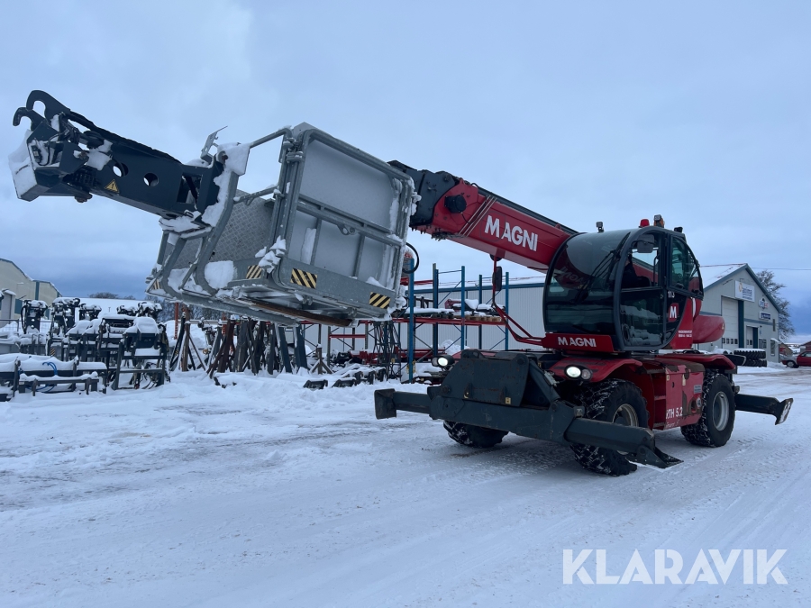 Teleskoplastare Magni RTH 5.25 Smart S-D/C med gafflar & personkorg