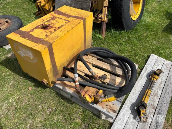 Kraftöverföringsaxel, hydraulpump & oljetank till Volvo BM 800 Industrimodell