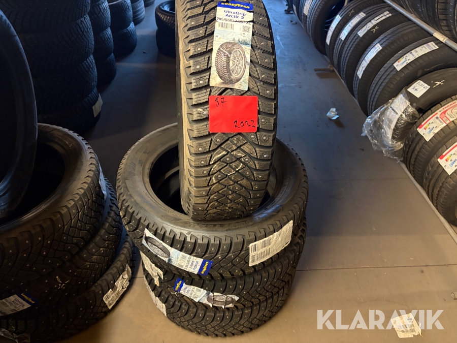 Vinterdäck Good Year Ultragrip arctic 2 205/55R17 4st
