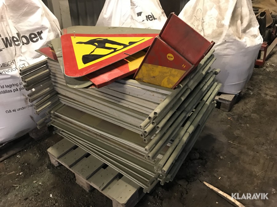 Avstängningsgrindar ca 30 st samt varningsskyltar