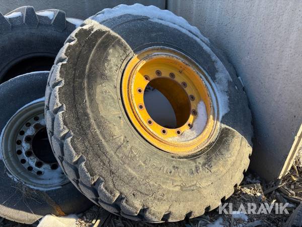 Entreprenaddäck JCB EarthMower 20.5R25 1st med fälg