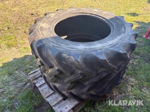 Traktordäck Goodyear 13.6R24 2st
