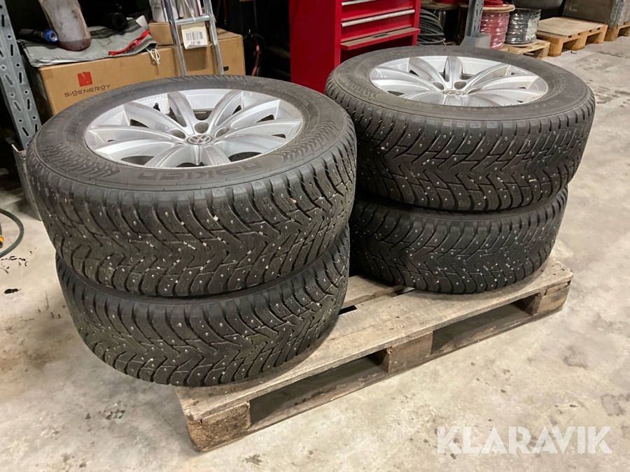 Vinterdäck Nokian Hakkapeliitta 8 SUV 4 st, dubbade, 255/60R18 112T XL