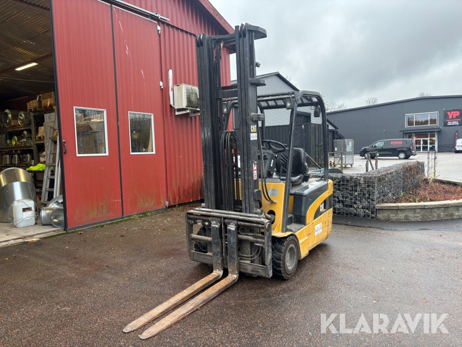 Truck CAT EP20NT med extra långgafflar