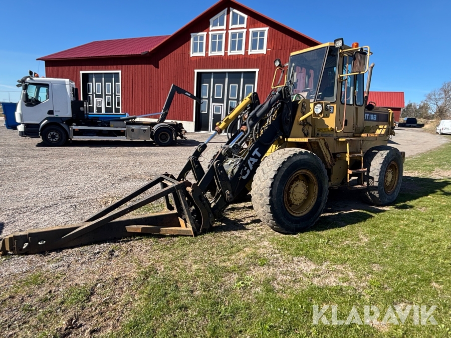 Hjullastare CAT IT18B med redskap