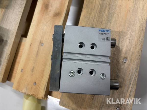 Luftcylindrar Festo DFM-32-30-P-A-GF