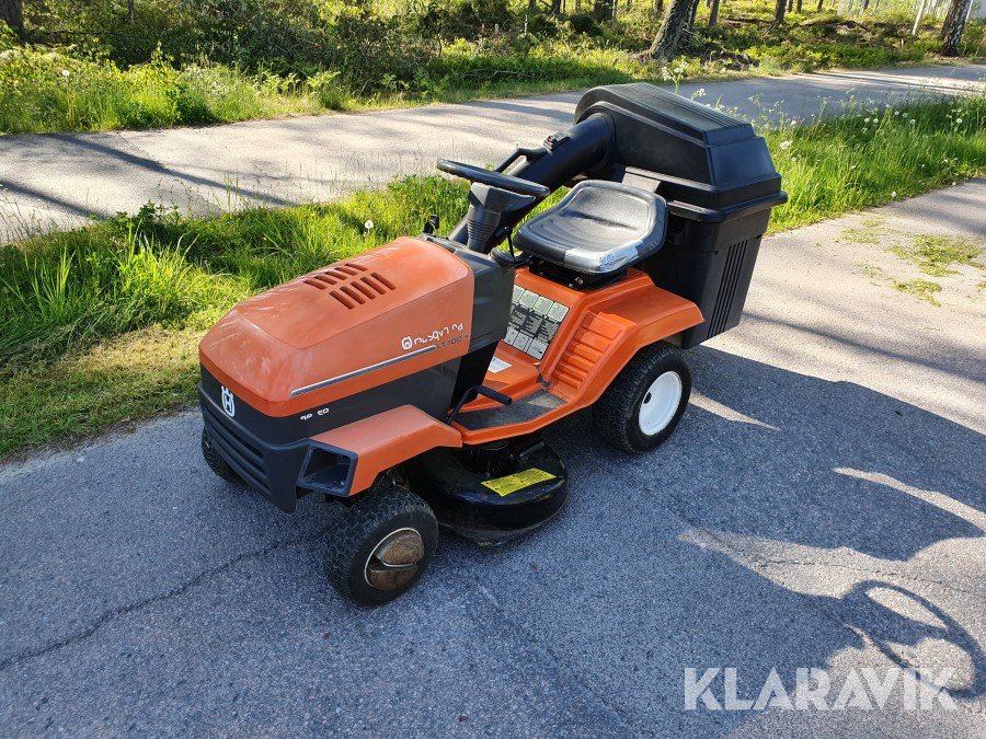 Åkgräsklippare Husqvarna  LT 100 med uppsamlare 
