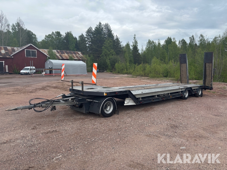 Maskinsläp Fligel DTS300 med hjulfickor