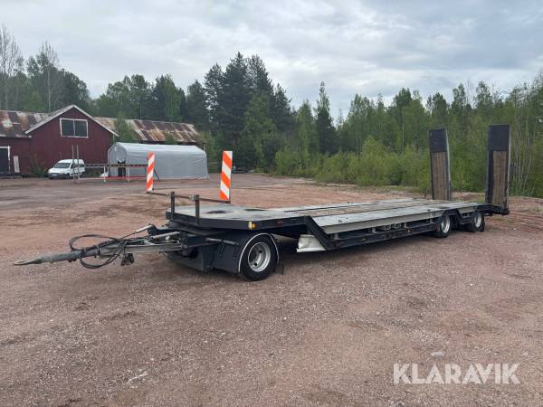 Maskinsläp Fligel DTS300 med hjulfickor
