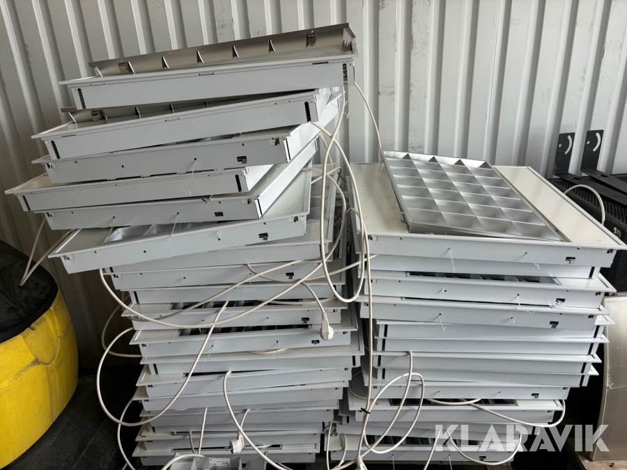 Lysrörsarmatur 81 st