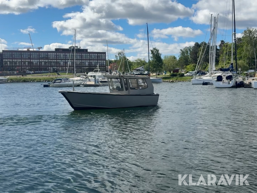Arbetsbåt Trucker 660