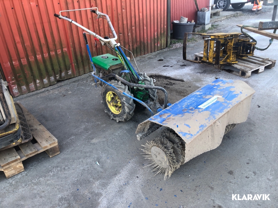 Handtraktor med sopaggregat  Ferrari 91 