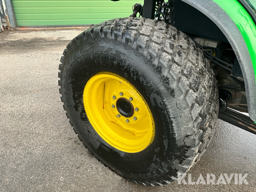 Traktor John Deere 4720