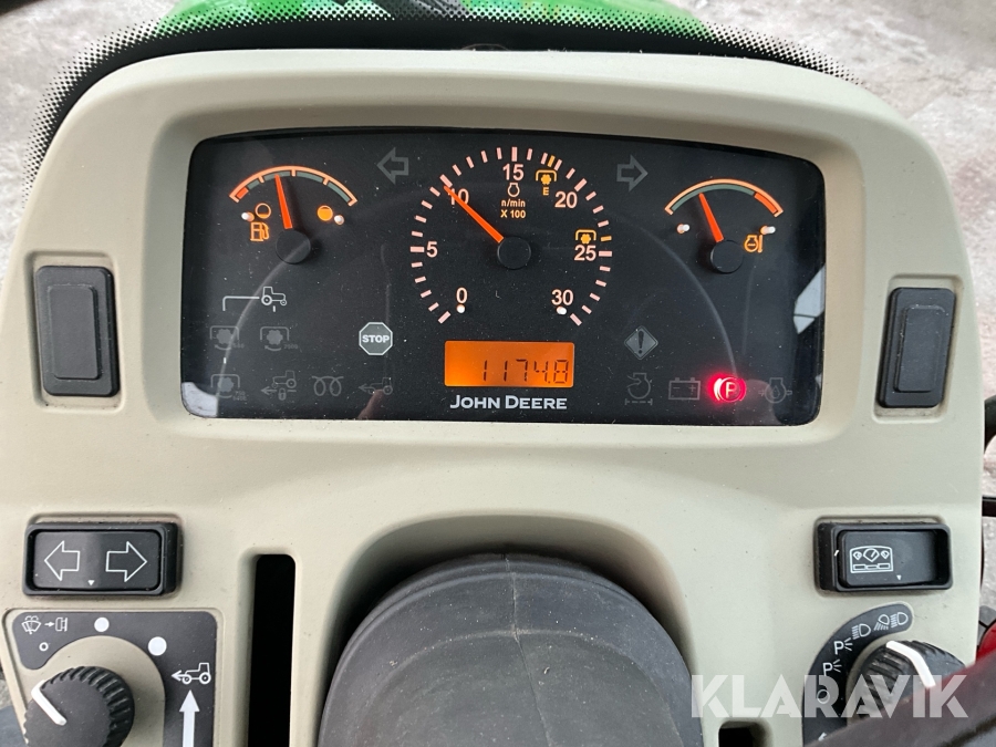 Traktor John Deere 4720