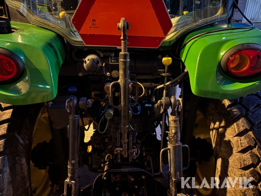 Traktor John Deere 4720