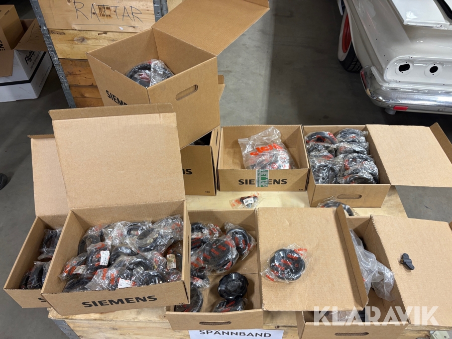 Parti med ställbara låsspakar, maskinfötter & grenrattar Elesa