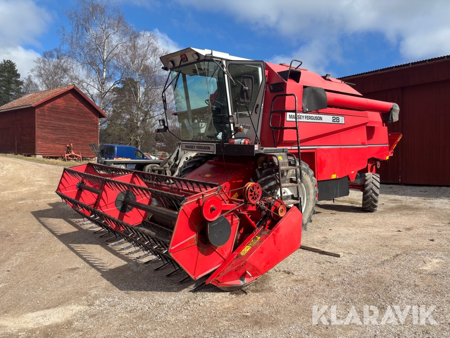 Skördetröska Massey Ferguson 28