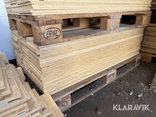 Spillbitar ca 75 st Plywood