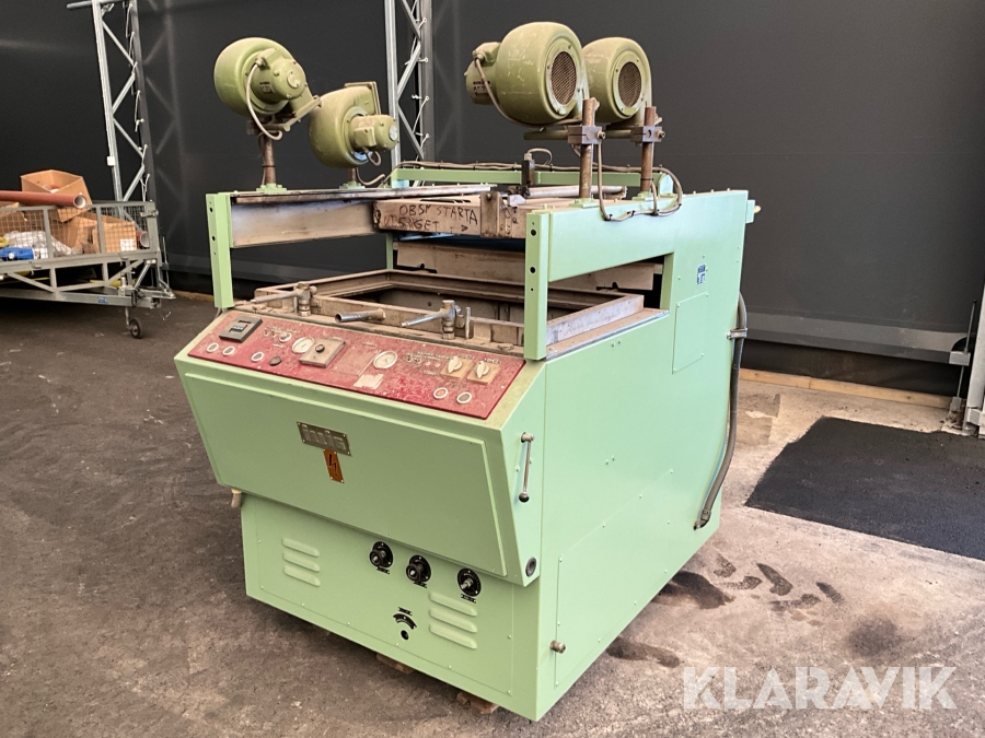 Vakuumformare Adolf Jllig UA100D för formning av plastskivor