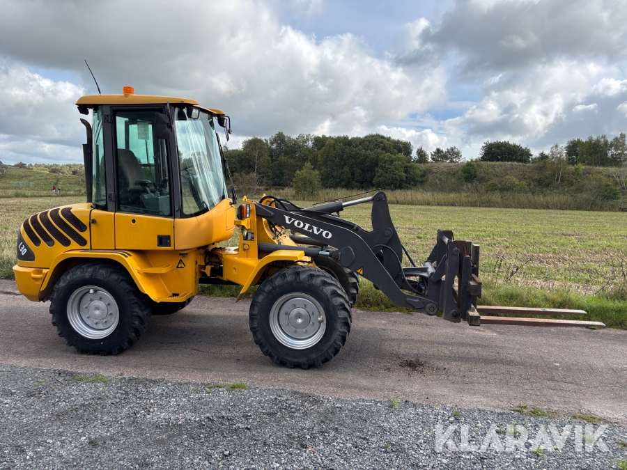 Hjullastare Volvo L30Z med gafflar + skopa