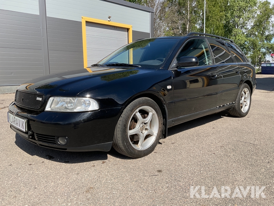 A-Traktor Audi A4 Avant 1,8 TS