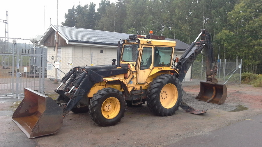 TRAKTORGRÄVARE + TILLBEHÖR