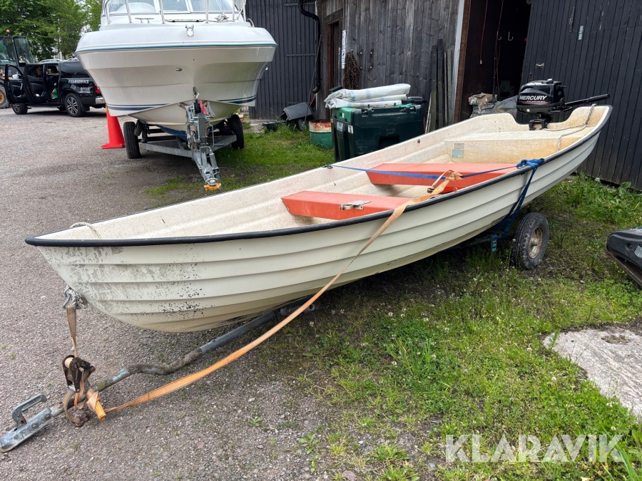Båt med båtmotor 4hk