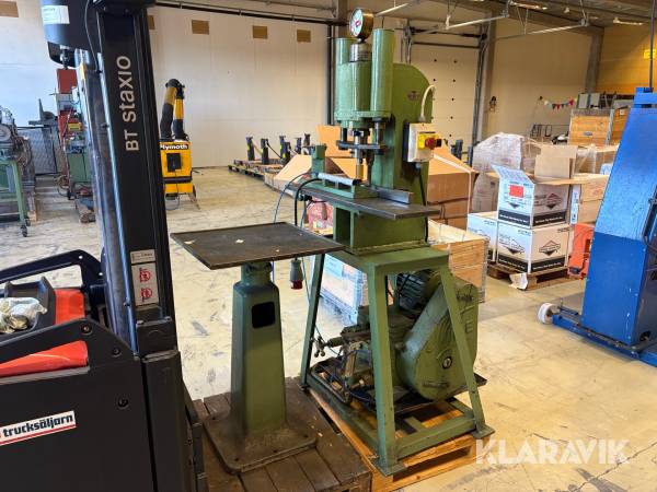 Spakpress NIKE med bord