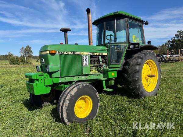 Traktor John Deere 4040