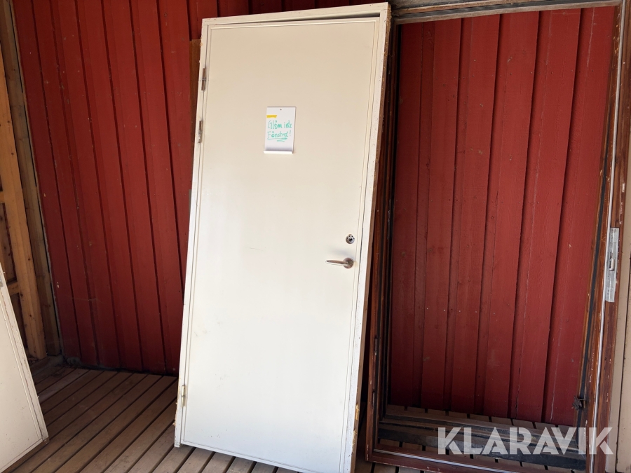 Dörr med karm