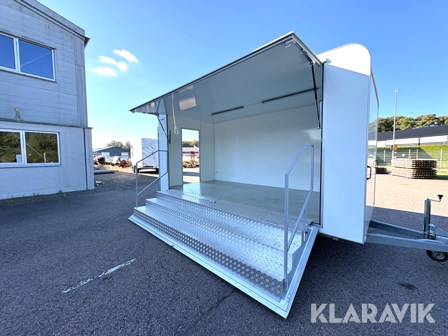 Personbilssläp Tomplan Mässvagn