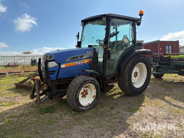 Traktor Iseki TG5470F med frontlastare, plog, sandspridare och skopa