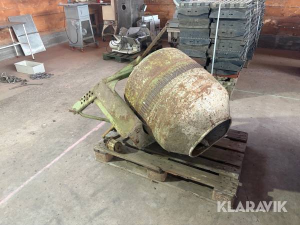 Cementblandare till traktor