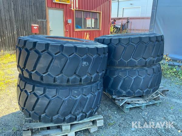 Entreprenaddäck Bandenmarkt Kargo-Radial 4 st med fälg