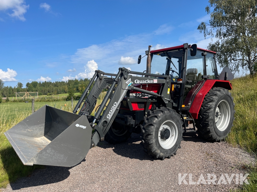 Traktor Case IH 3220 med frontlastare