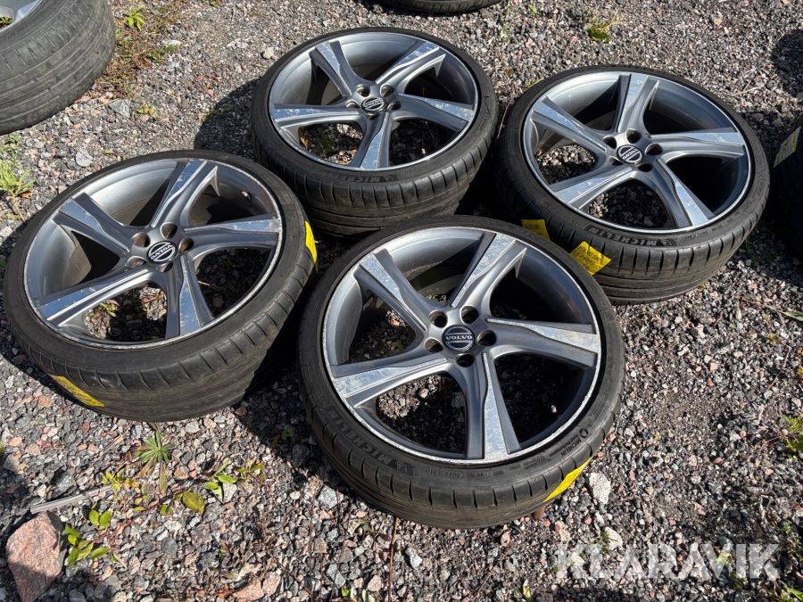 Däck och fälg Michelin 225/35-19 4st