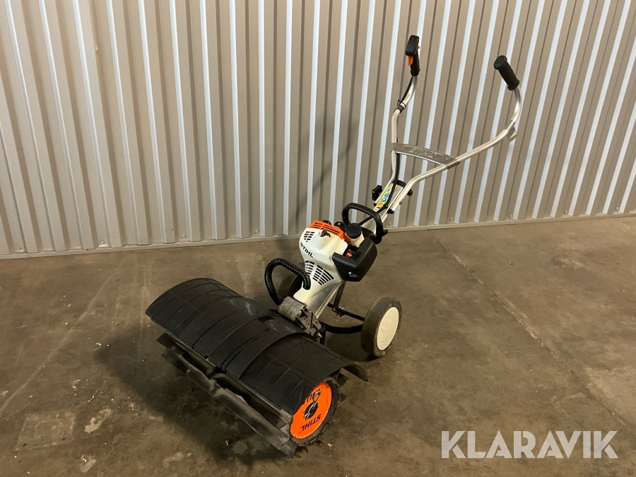 Multimaskin med sopvals Stihl NM56