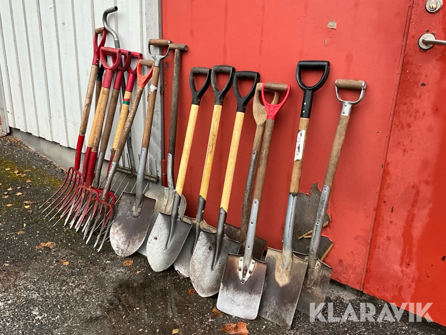 Parti med trädgårdsredskap