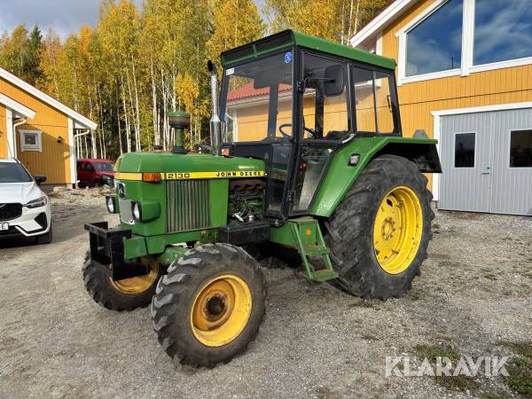 Traktor John Deere 2130