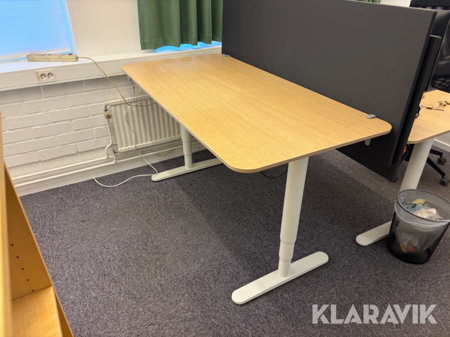 Skrivbord höj och sänkbar och skåp