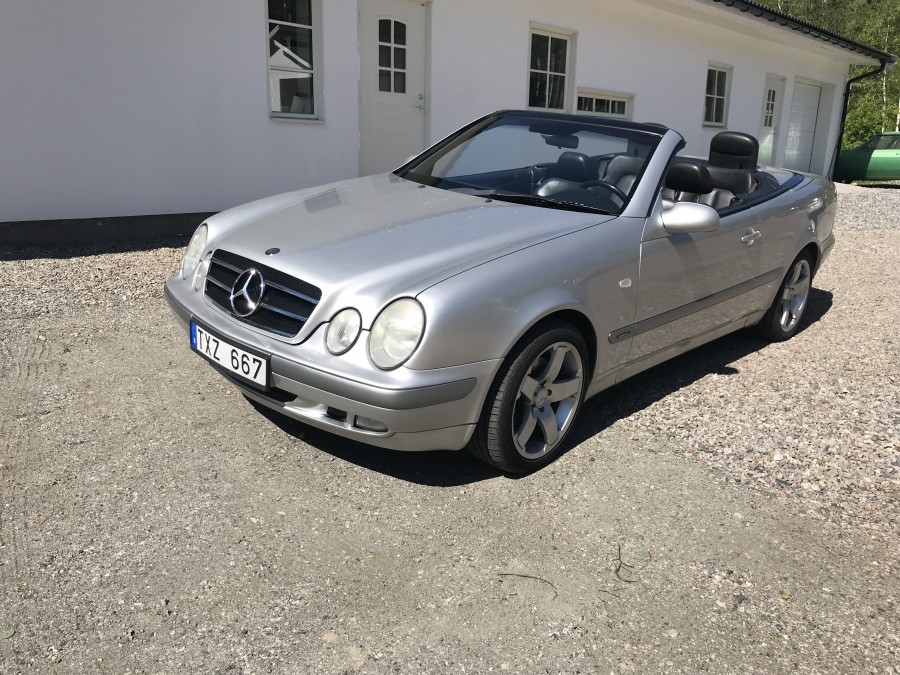 Mercedes Cab