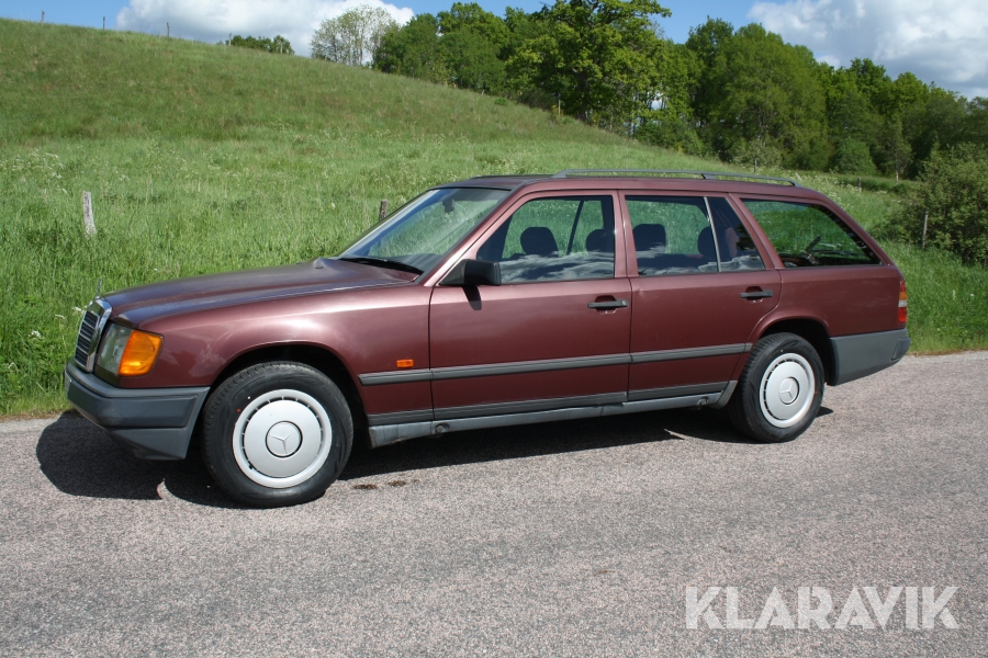 Veteranbil Mercedes-Benz 300TD Turbo S124 -87