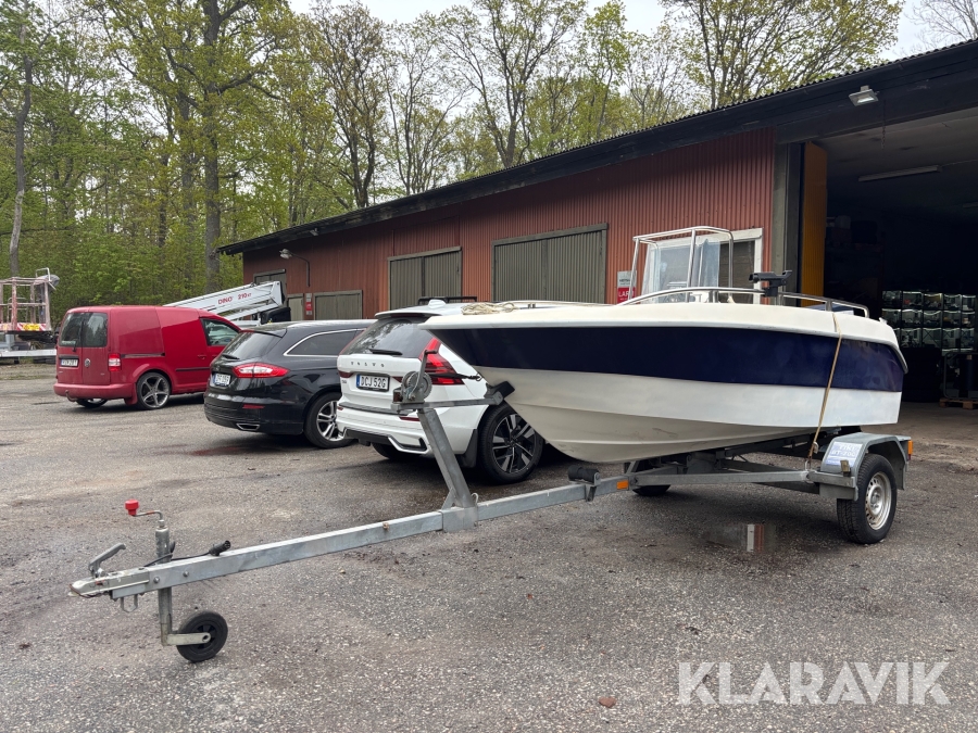 Motorbåt med Båttrailer