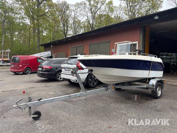 Motorbåt med Båttrailer