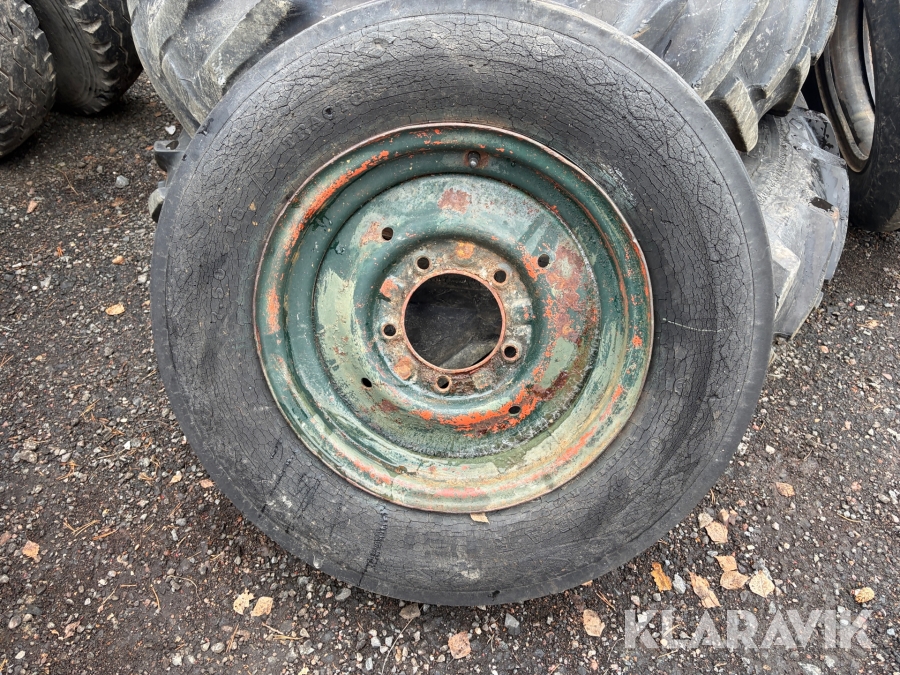 Däck med fälg 1st