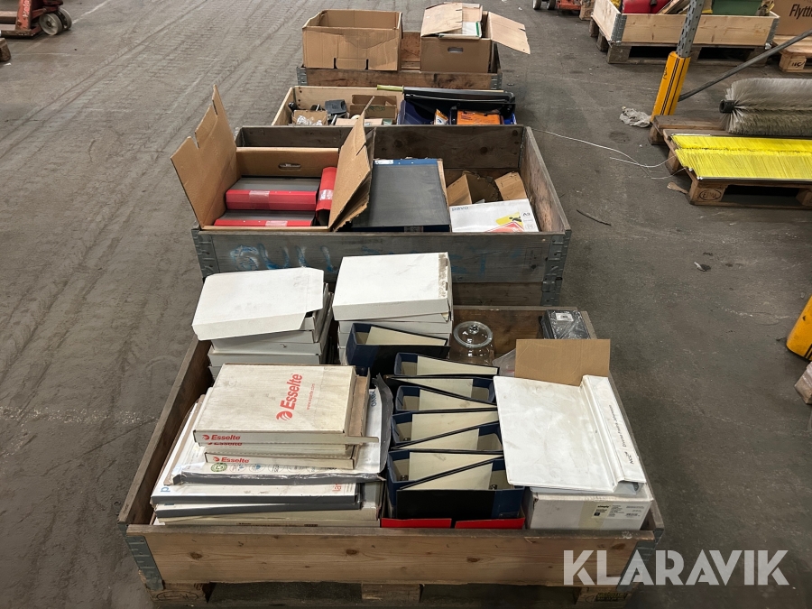Kontorsmaterial 4 pallar