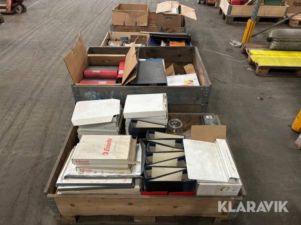 Kontorsmaterial 4 pallar