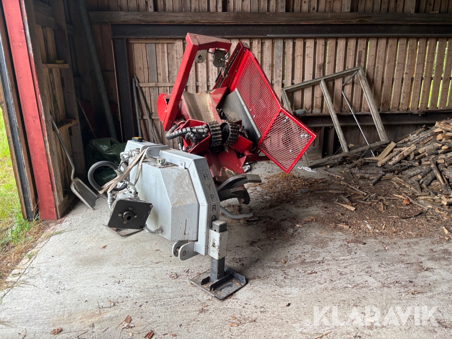 Traktordriven Vedprosessor Hypro 300 med fjärr
