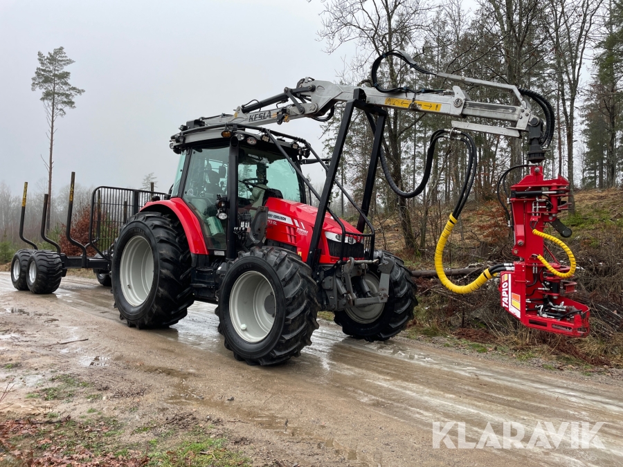 Skogstraktor Massey Ferguson 5713 SL Dyna-6 skogsutrustad