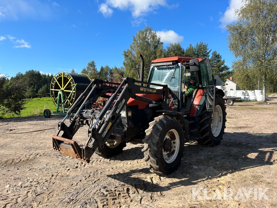 Traktor New Holland M115